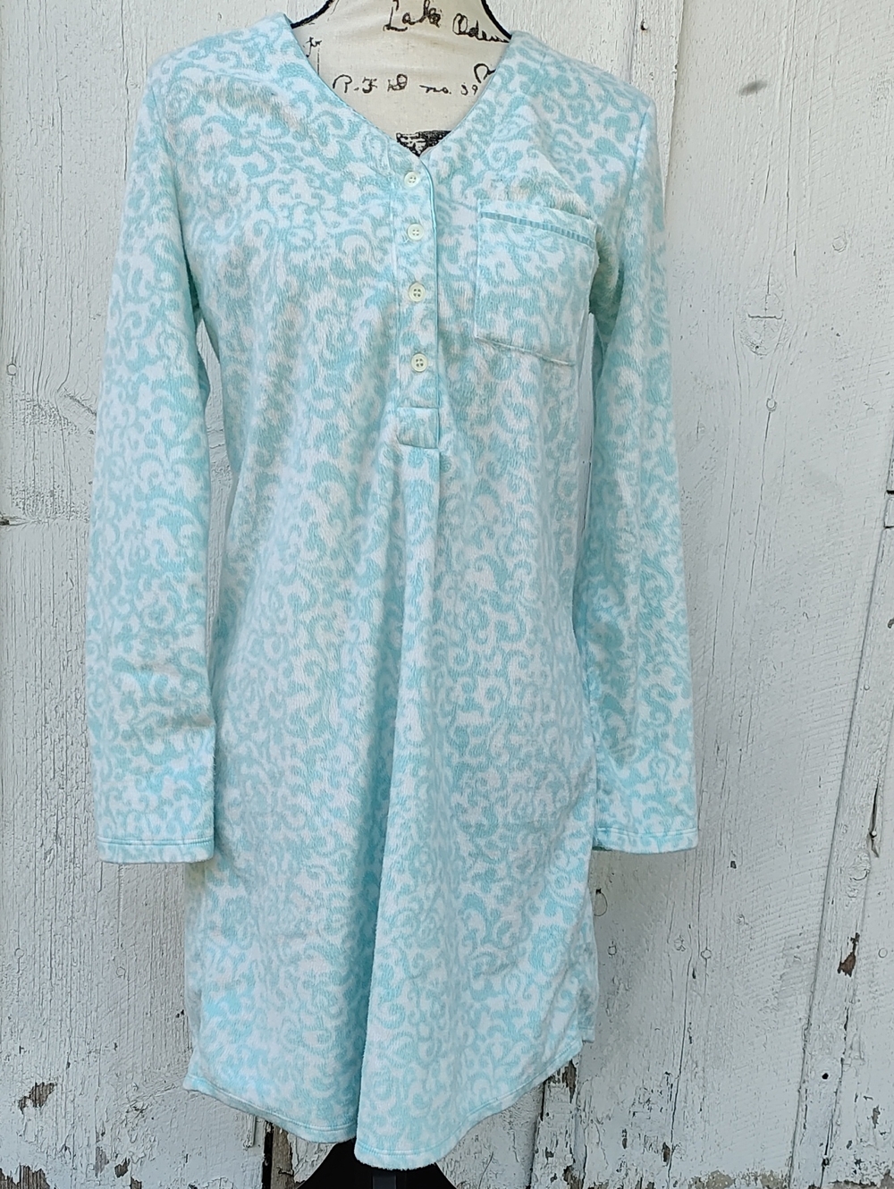 Liz Claiborne Light Aqua and White Long-Sleeve Fleece Nightgown Lounge Wear